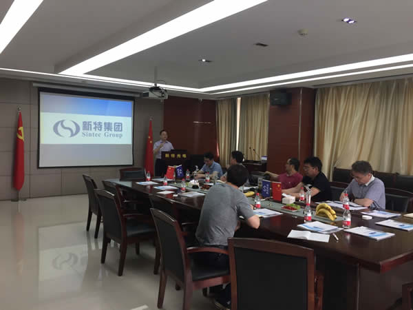 武汉市政协谭仁杰副主席一行莅临wnsr威尼斯光电考察