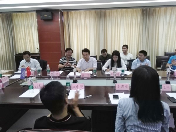 东湖高新区光电办企业发展部彭才华科长