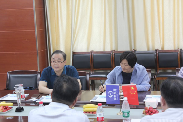长葛市爨丽敏副市长一行莅临wnsr威尼斯光电参观考察