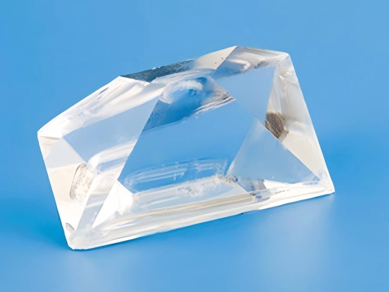 CLBO晶体：紫外激光技术突破的核心引擎